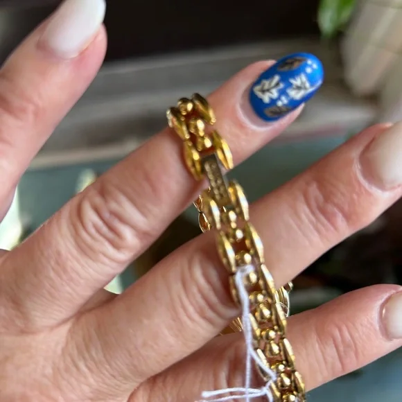 Vintage Gucci 14k Gold Plated Watch Set with Bezels - Picture 5 of 9